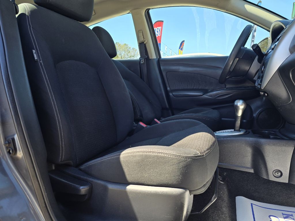 2016 Nissan Versa Image 16