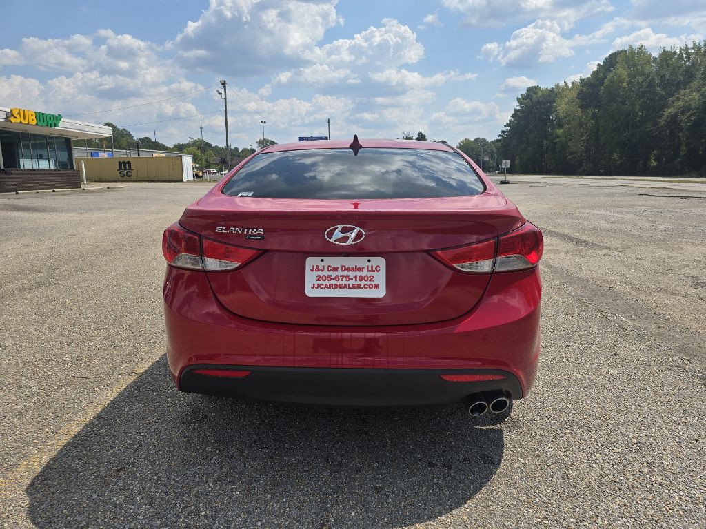 2013 Hyundai Elantra Image 8