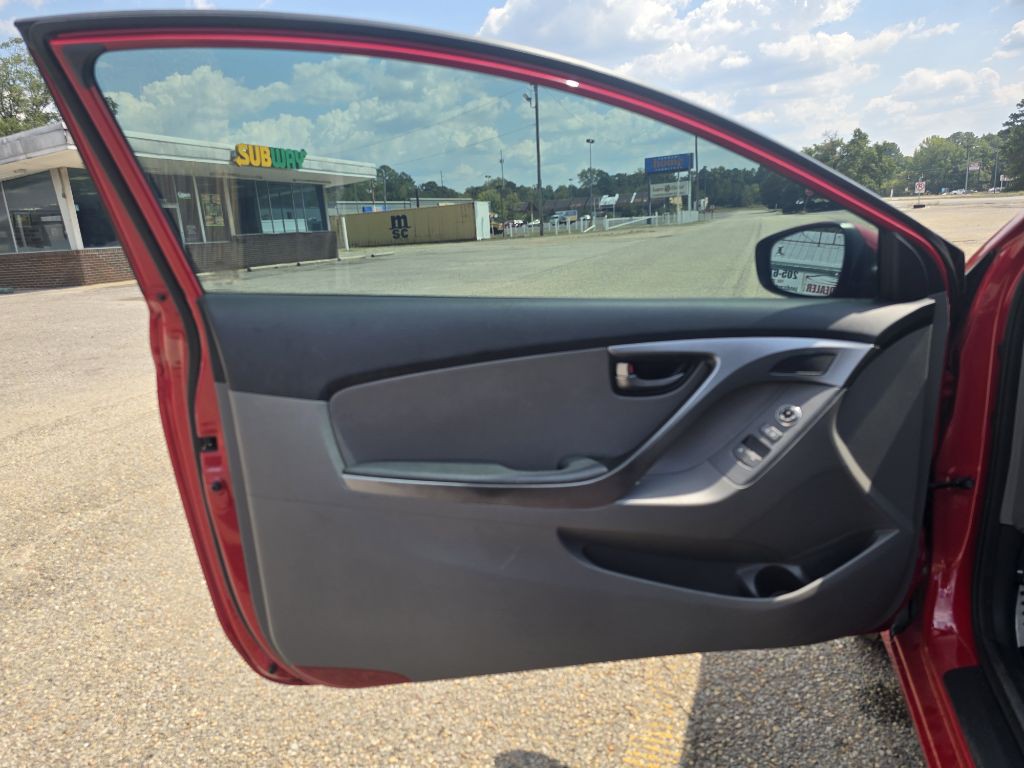 2013 Hyundai Elantra Image 10