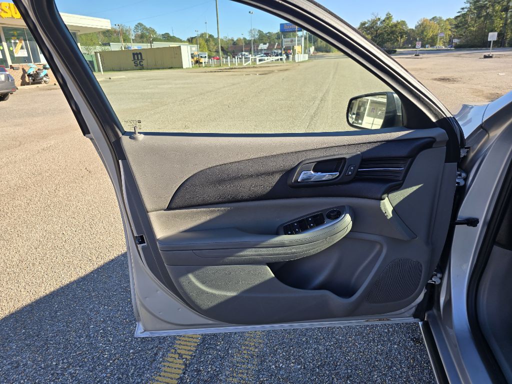 2015 Chevrolet Malibu Image 10