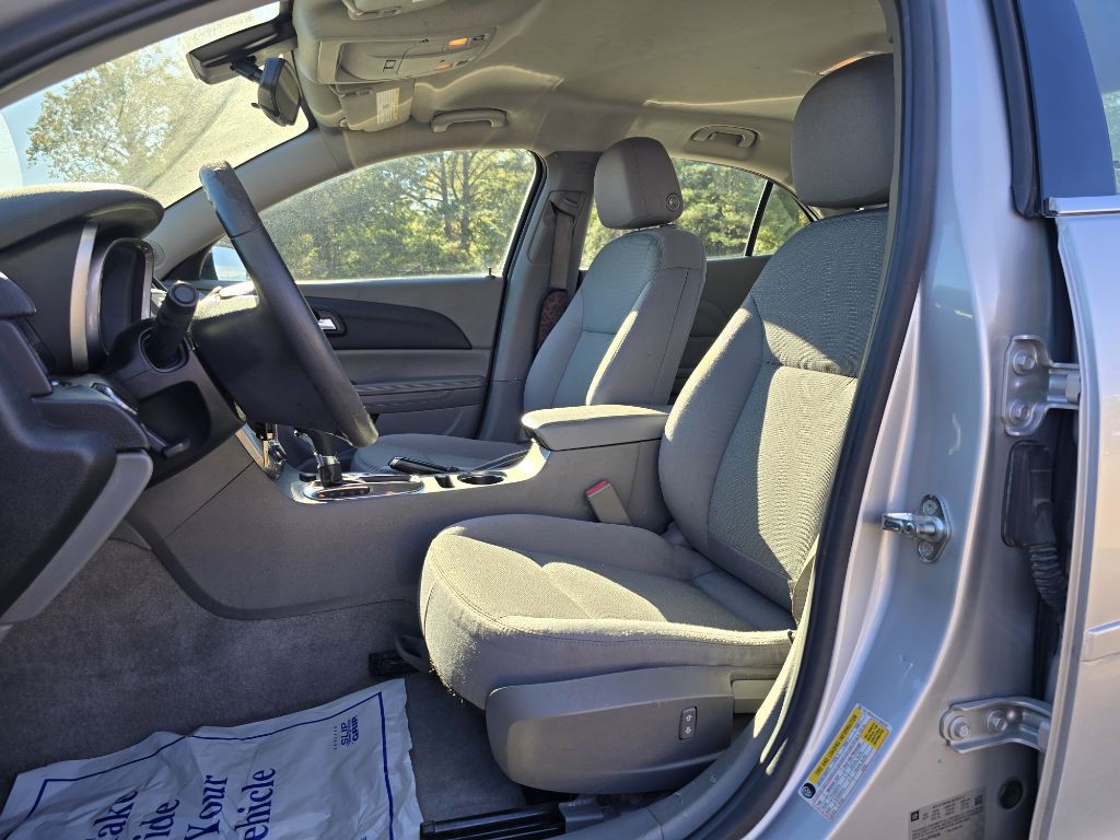 2015 Chevrolet Malibu Image 11