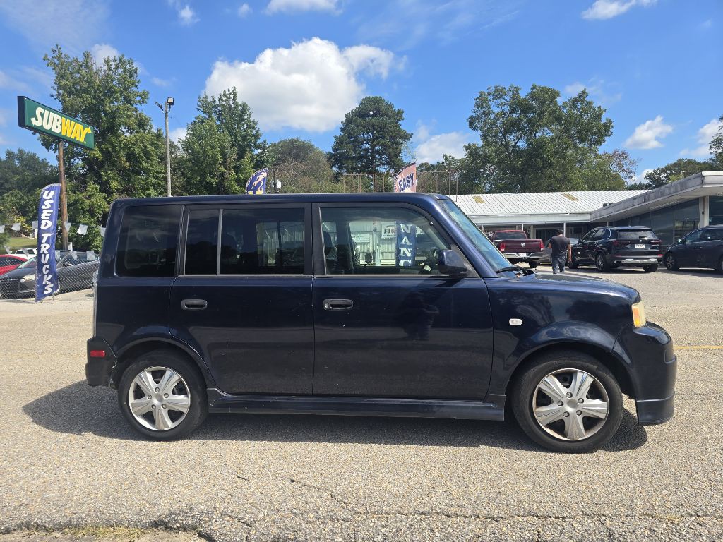 2004 Scion xB Image 4