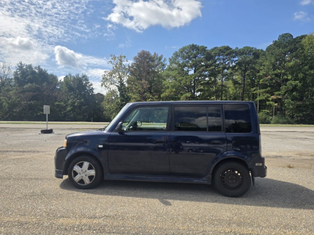 2004 Scion xB Image 5