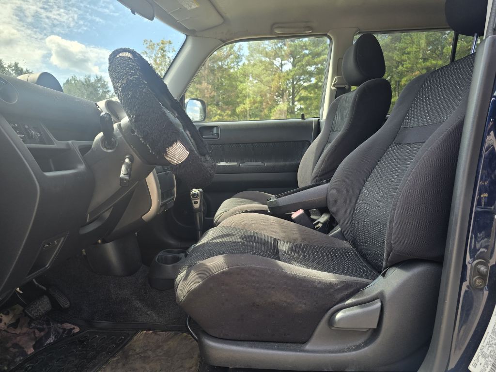 2004 Scion xB Image 10