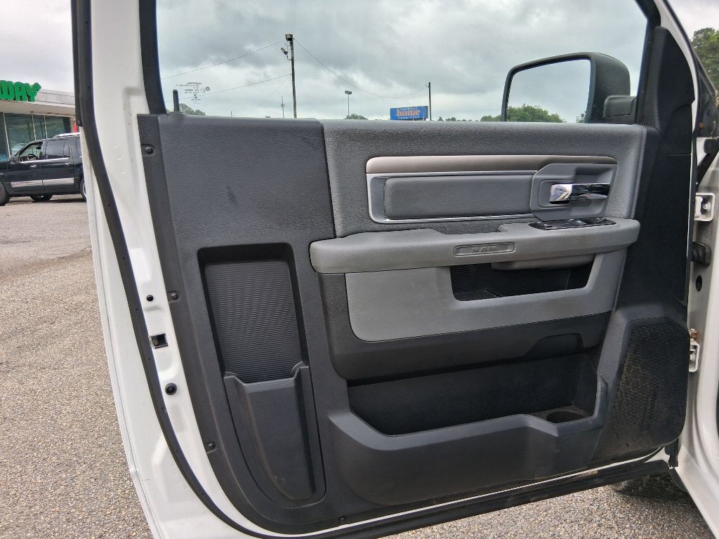 2014 RAM 1500 Image 9