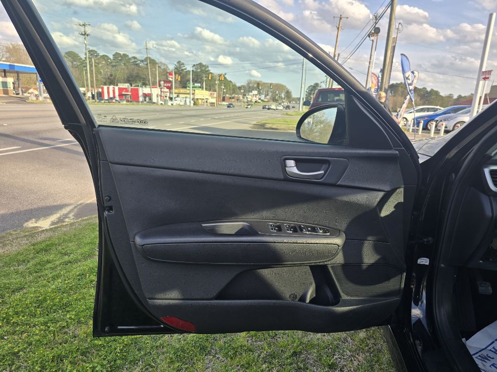 2020 Kia Optima Image 10