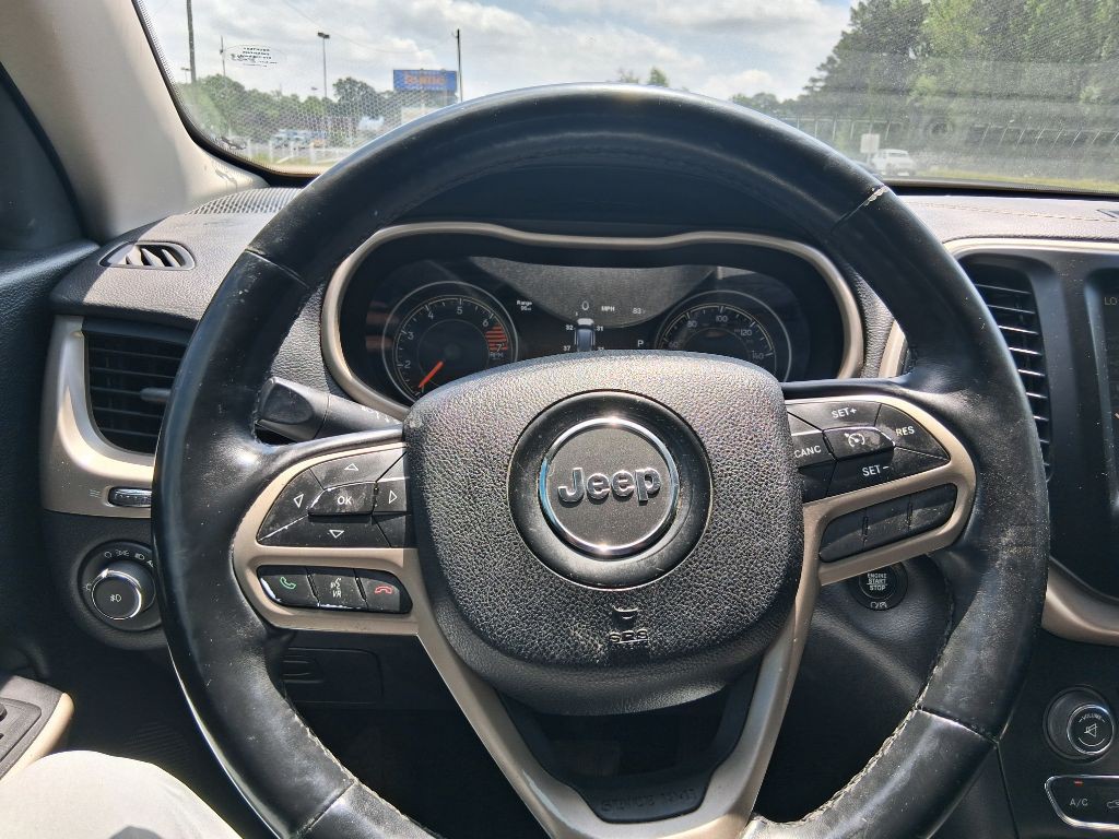 2017 Jeep Cherokee Image 10