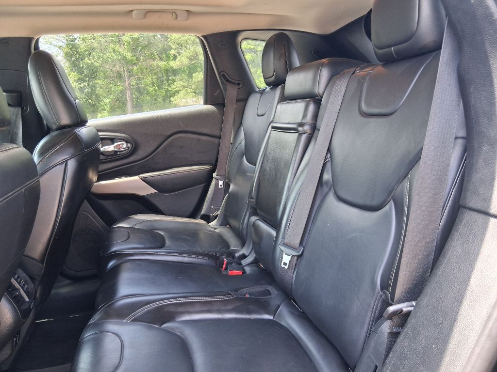 2017 Jeep Cherokee Image 13