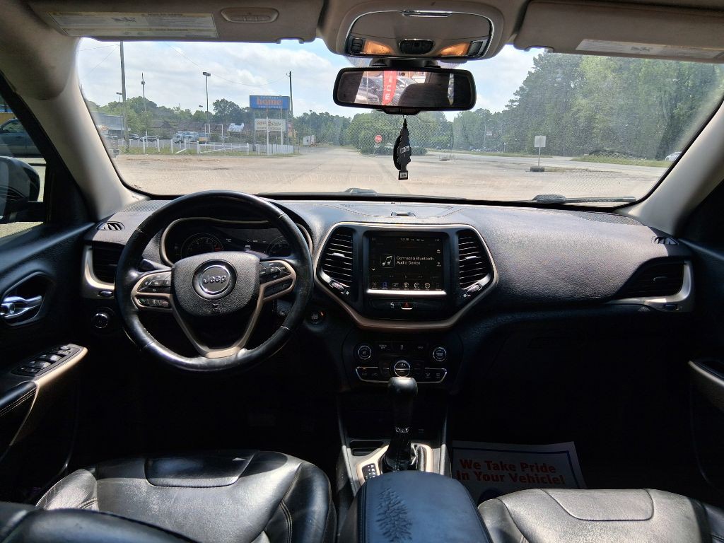 2017 Jeep Cherokee Image 14