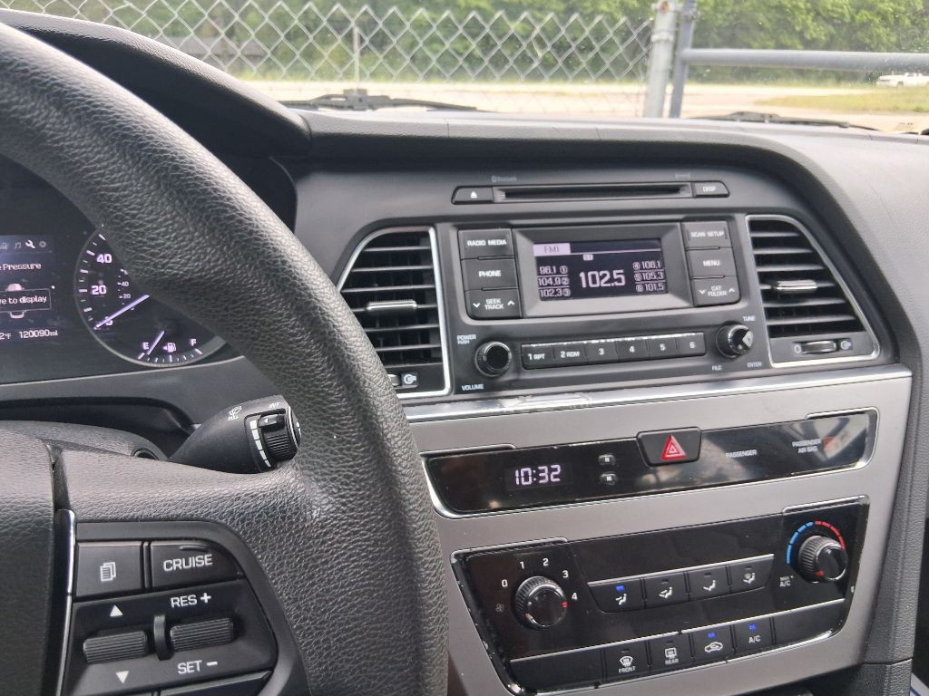 2017 Hyundai Sonata Image 12