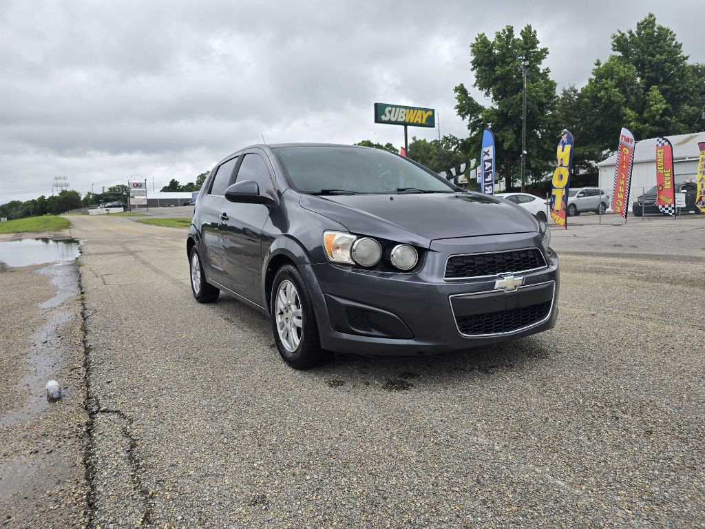 2013 Chevrolet Sonic Image 3