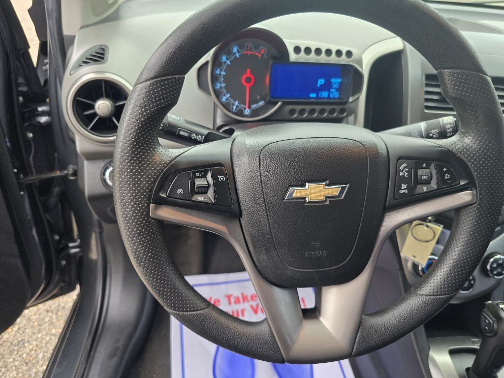 2013 Chevrolet Sonic Image 11