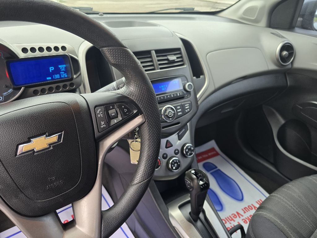 2013 Chevrolet Sonic Image 12