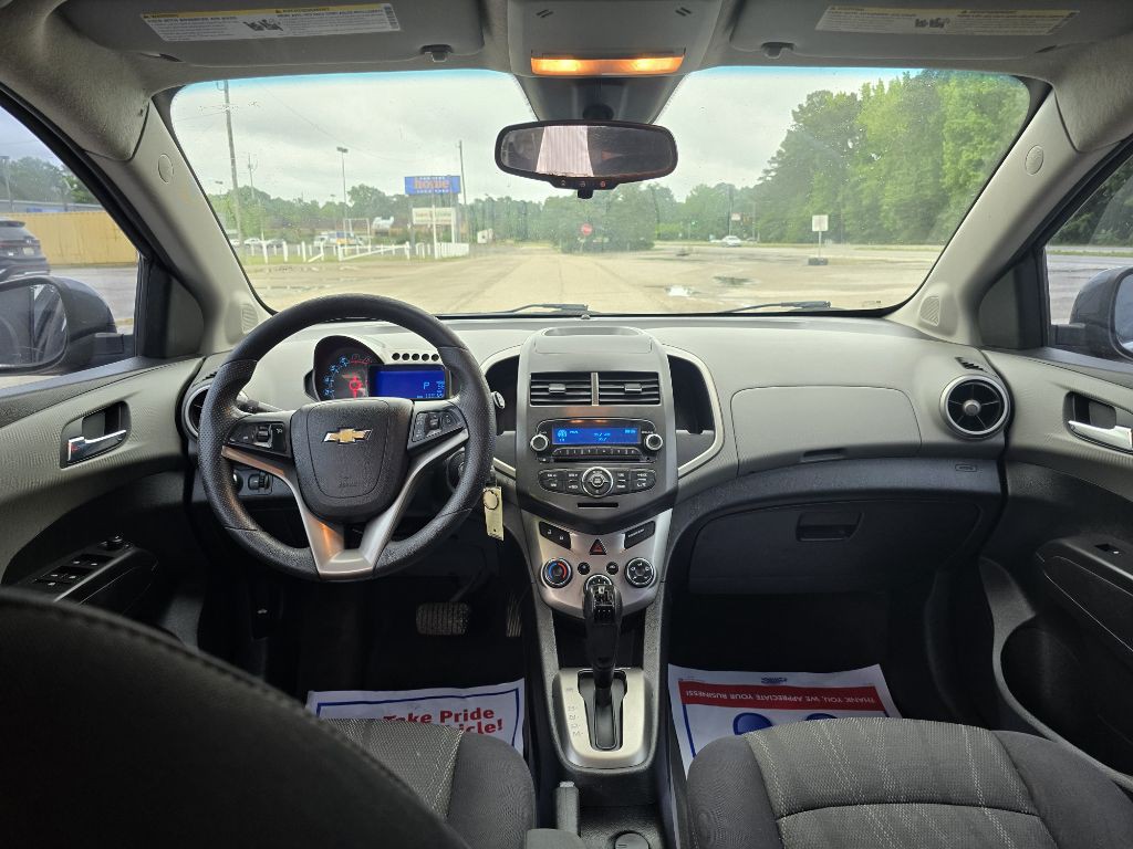 2013 Chevrolet Sonic Image 14