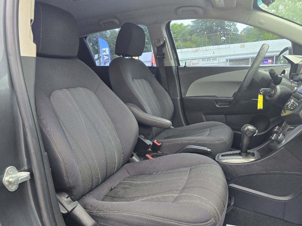 2013 Chevrolet Sonic Image 15