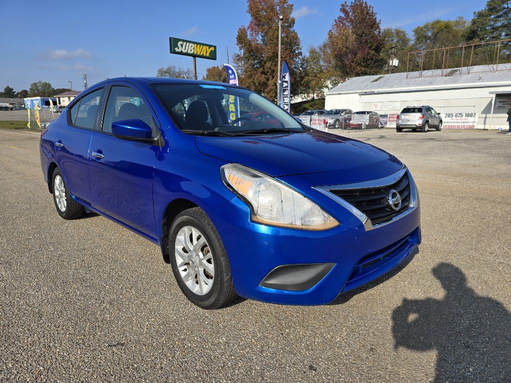 2017 Nissan Versa Image 2