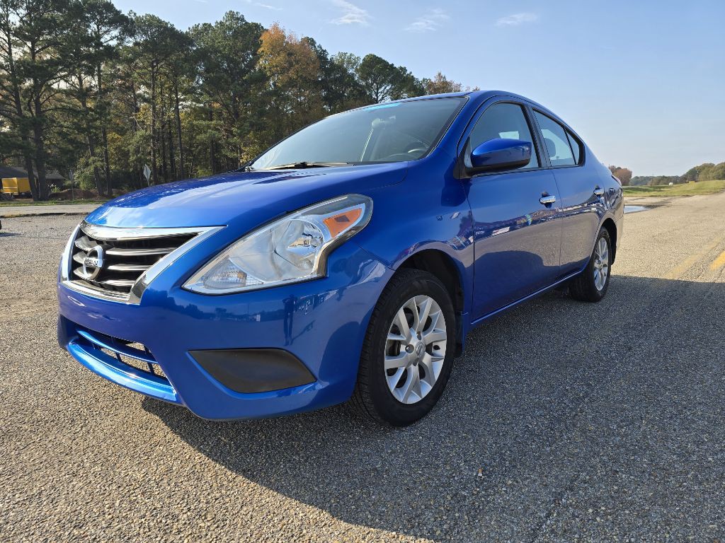 2017 Nissan Versa Image 4