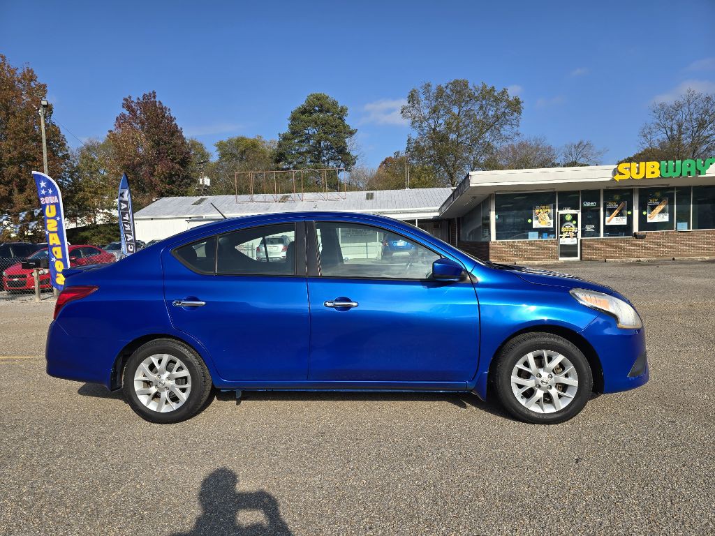 2017 Nissan Versa Image 5