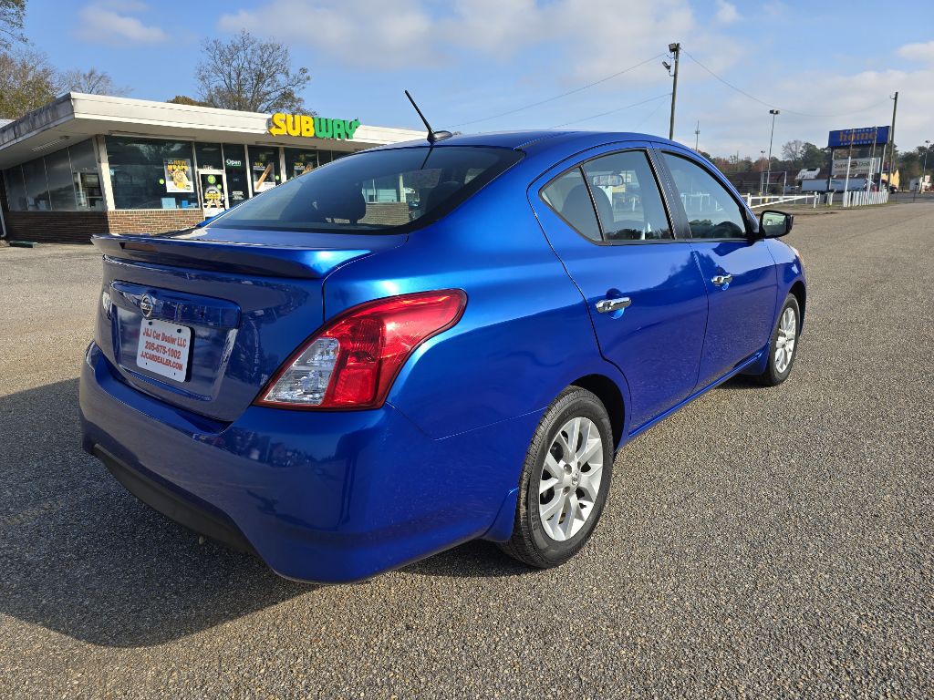 2017 Nissan Versa Image 7