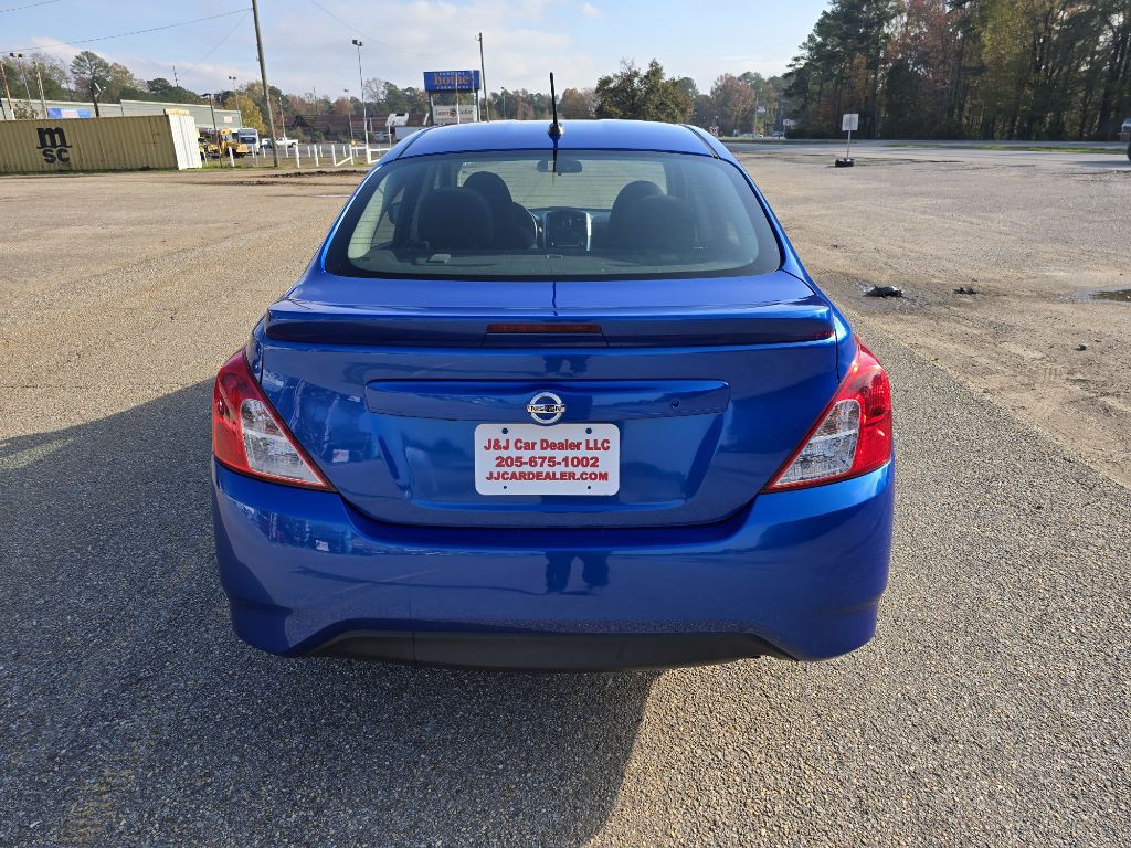 2017 Nissan Versa Image 8