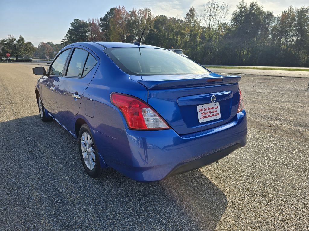 2017 Nissan Versa Image 9