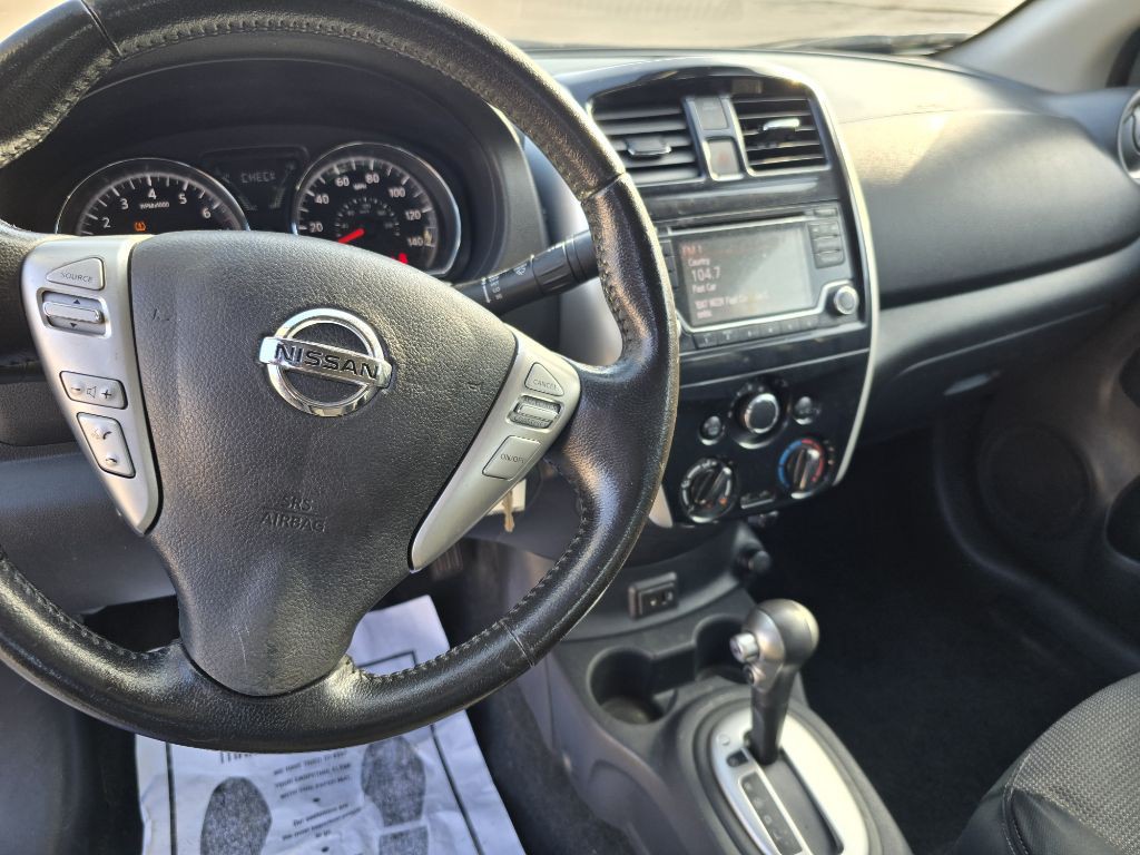 2017 Nissan Versa Image 13