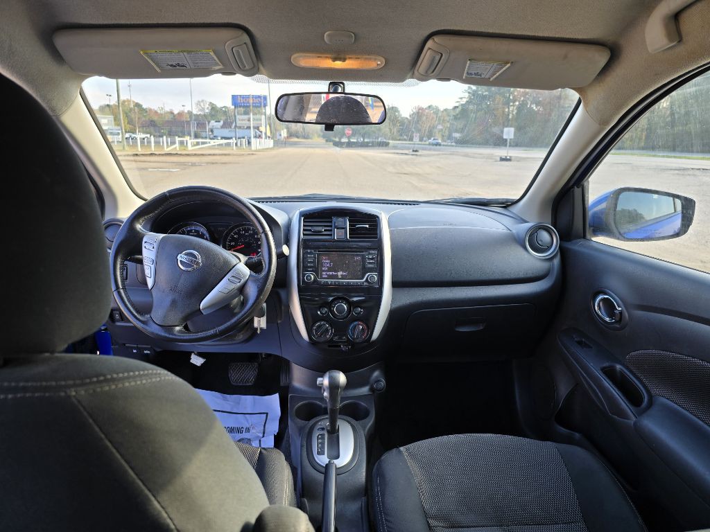 2017 Nissan Versa Image 14