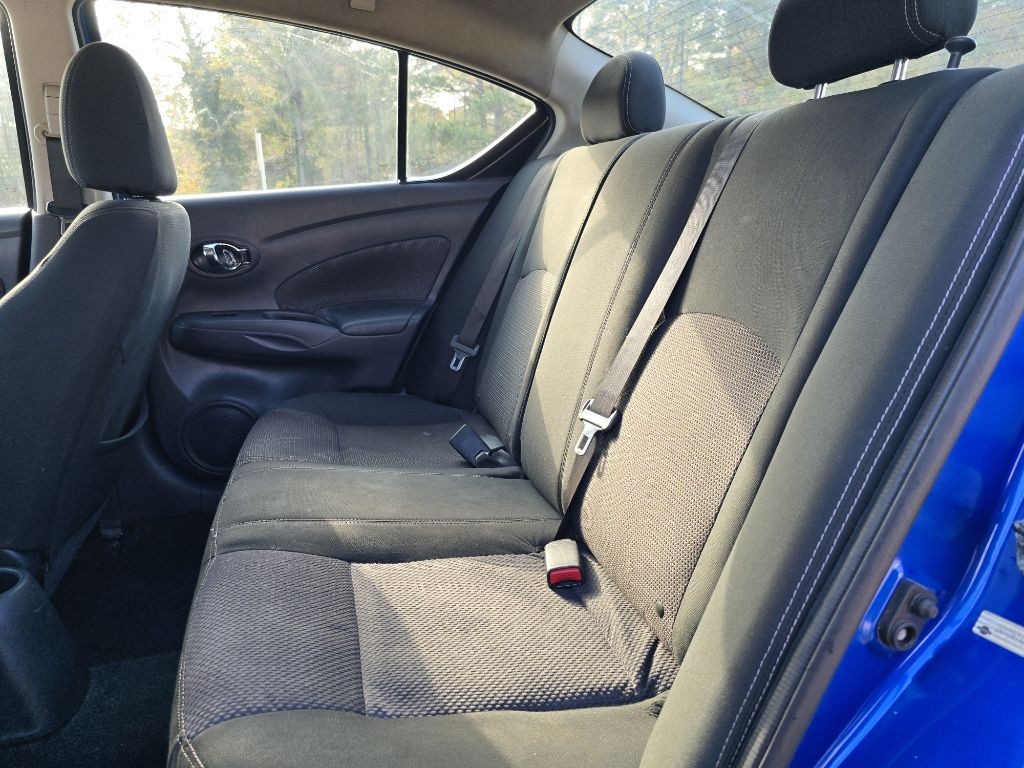 2017 Nissan Versa Image 15