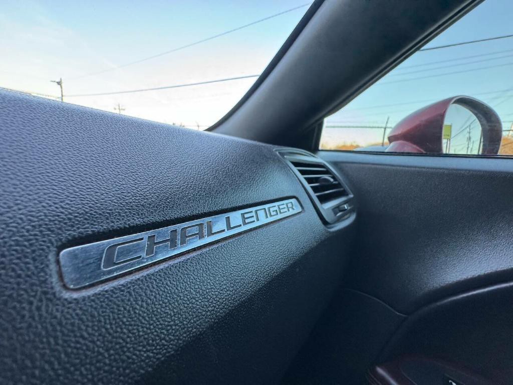 2014 Dodge Challenger Image 25