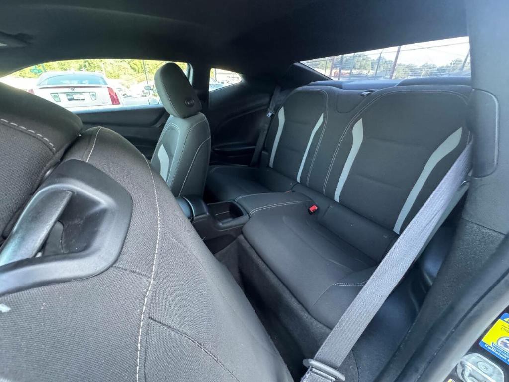 2019 Chevrolet Camaro Image 11