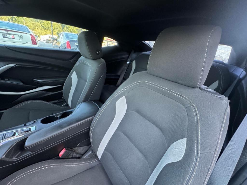 2019 Chevrolet Camaro Image 19