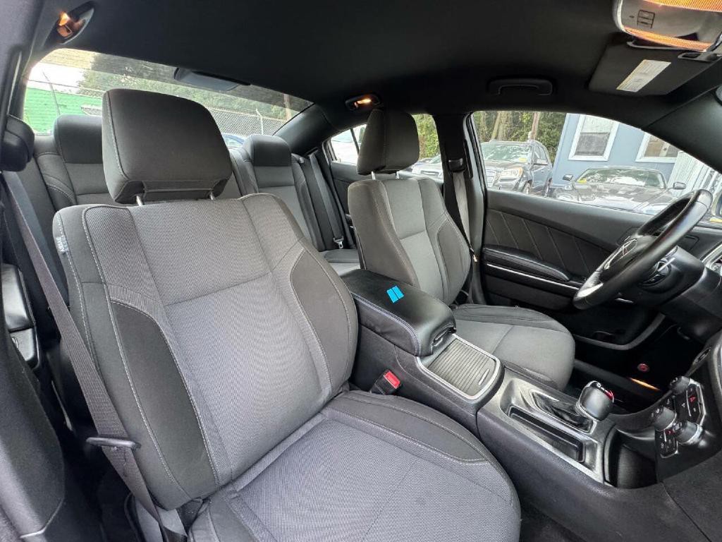 2016 Dodge Charger Image 18