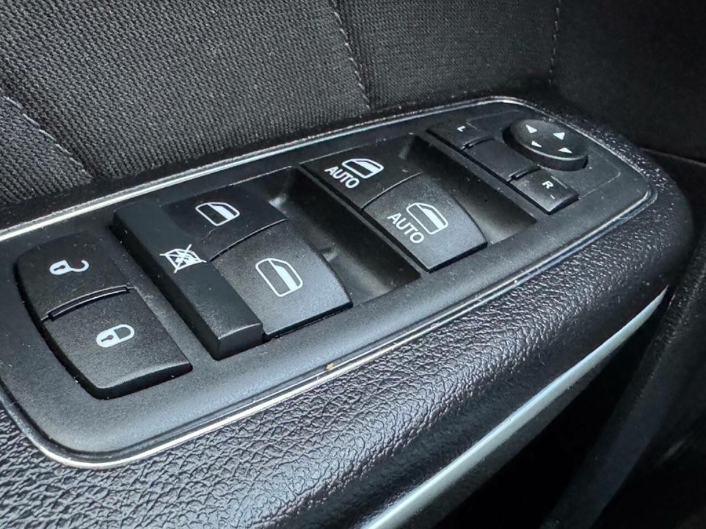 2016 Dodge Charger Image 29