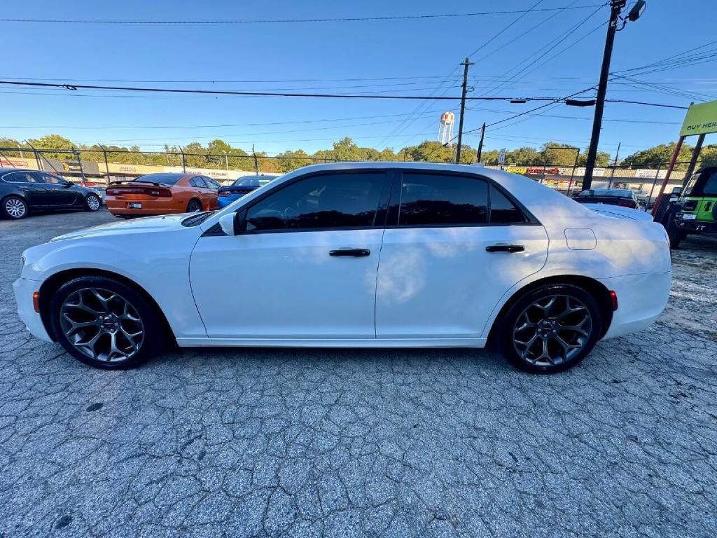 2016 Chrysler 300 Image 6