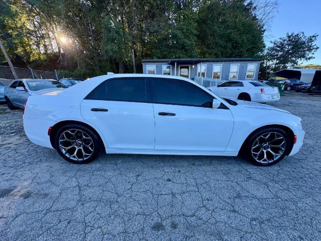 2016 Chrysler 300 Image 7