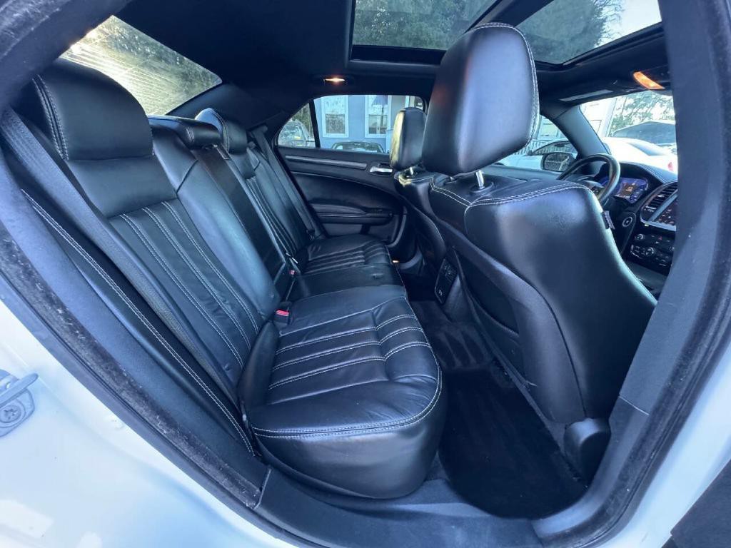 2016 Chrysler 300 Image 15