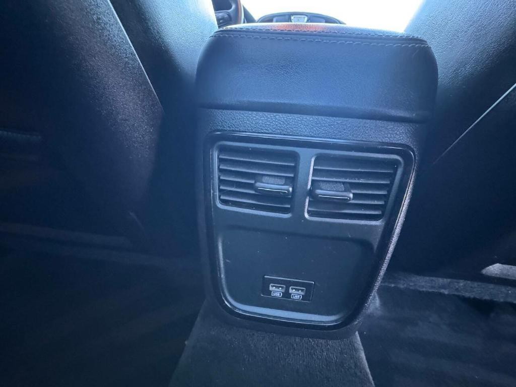 2016 Chrysler 300 Image 18