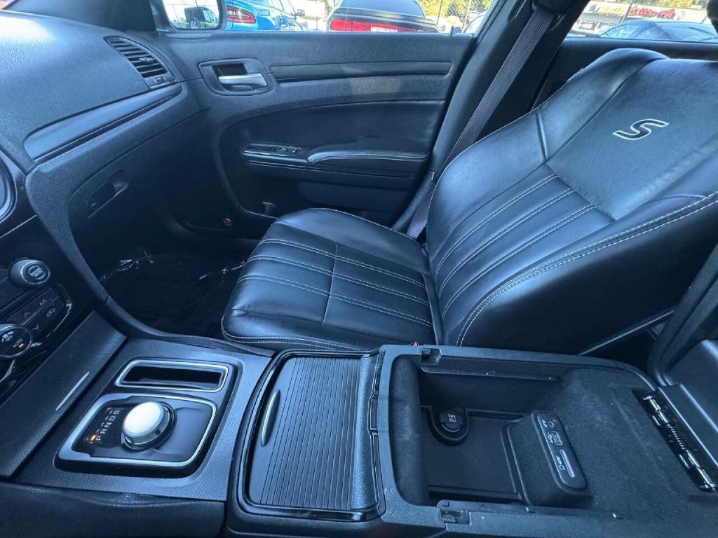 2016 Chrysler 300 Image 33