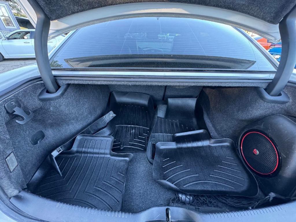 2016 Chrysler 300 Image 38