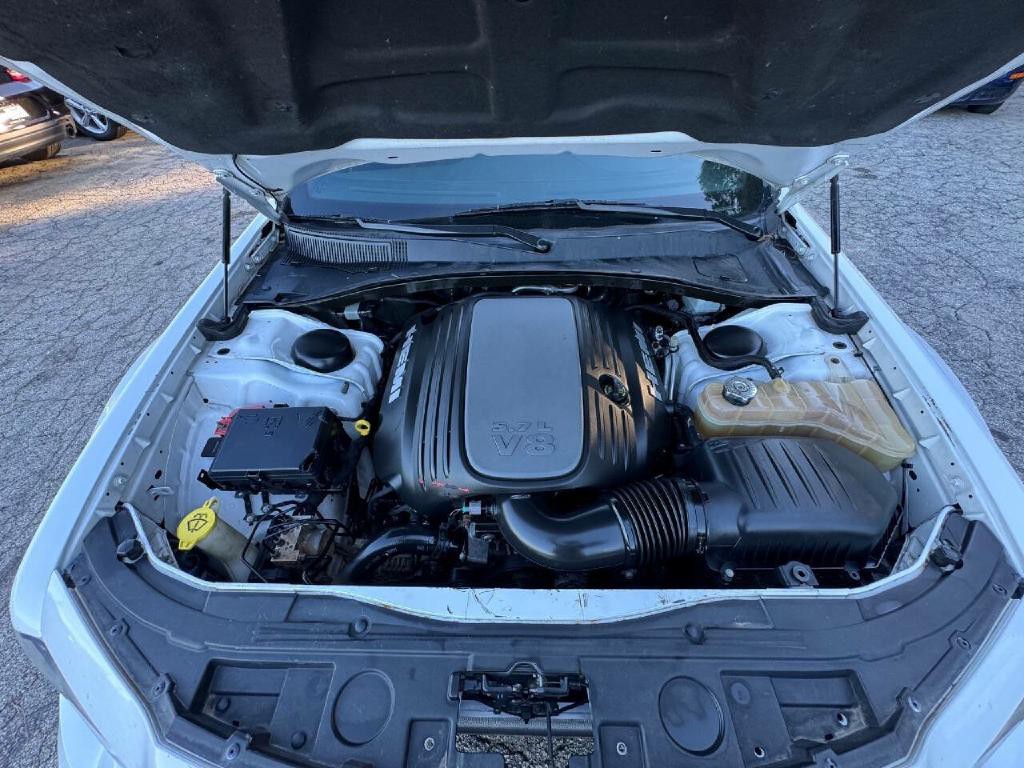 2016 Chrysler 300 Image 40