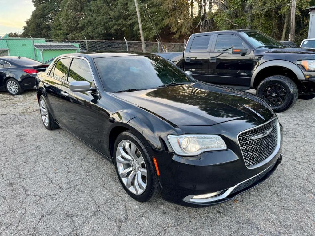 2015 Chrysler 300 Image 2