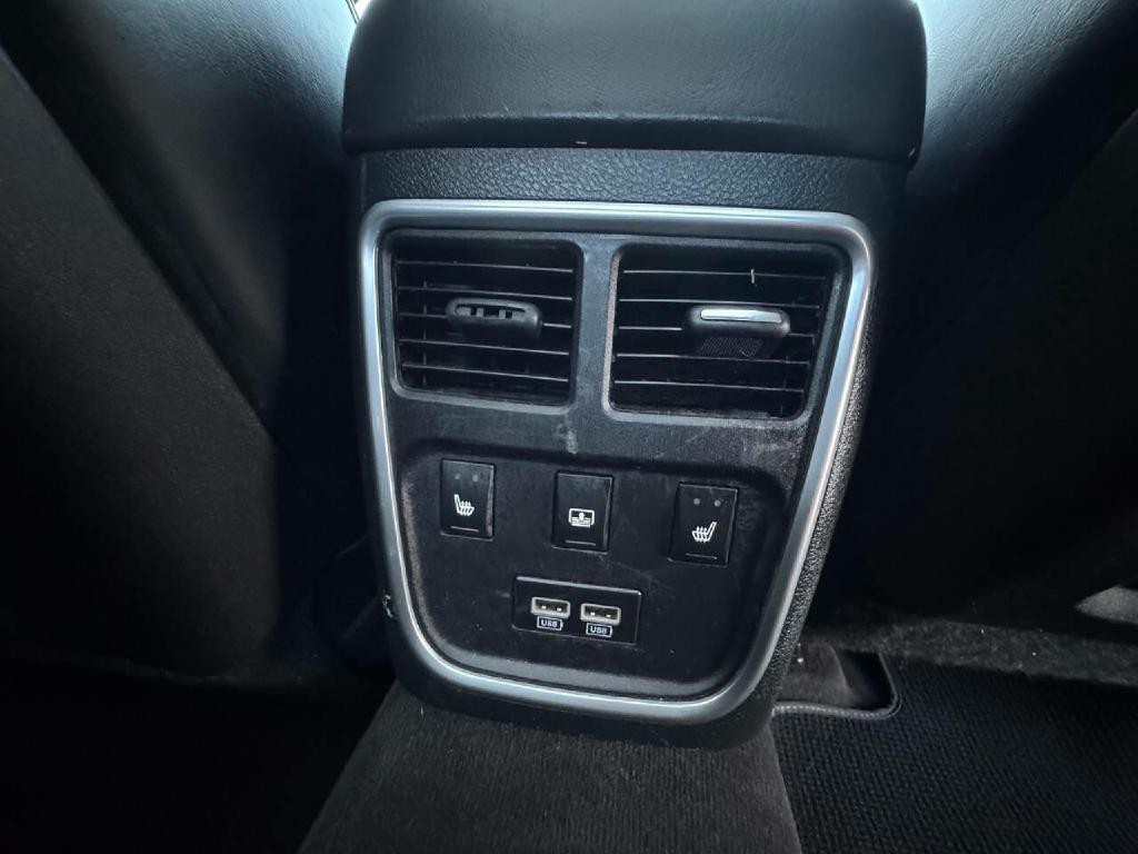 2015 Chrysler 300 Image 13