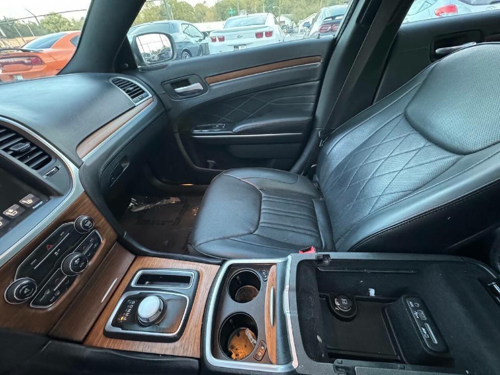 2015 Chrysler 300 Image 27