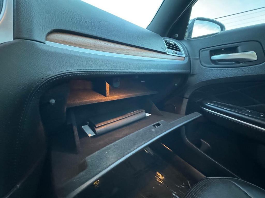 2015 Chrysler 300 Image 28