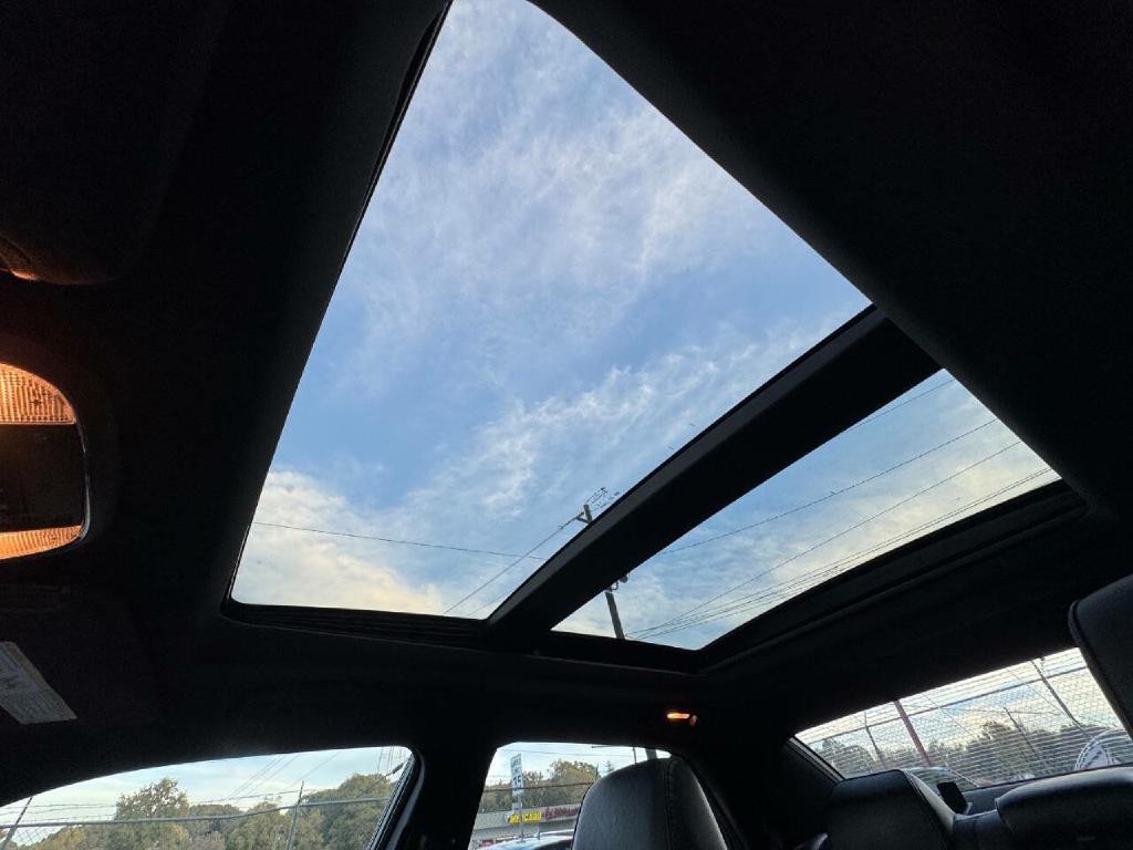 2015 Chrysler 300 Image 29