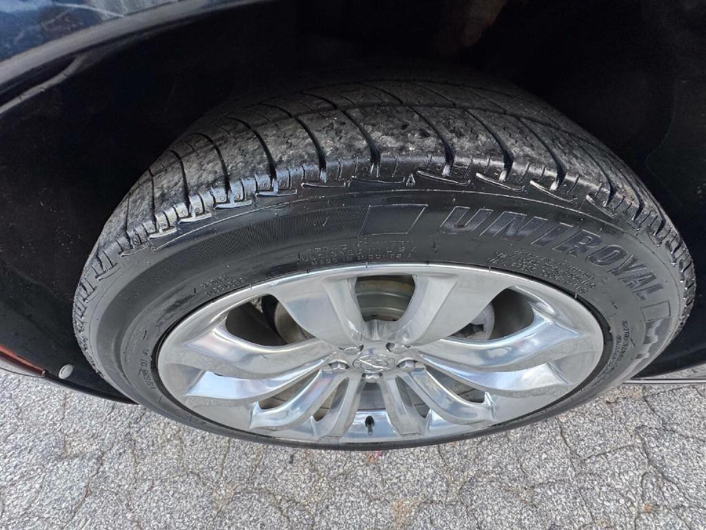 2015 Chrysler 300 Image 36