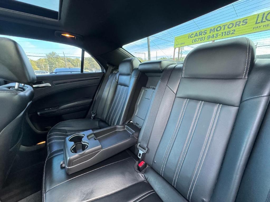 2014 Chrysler 300 Image 10