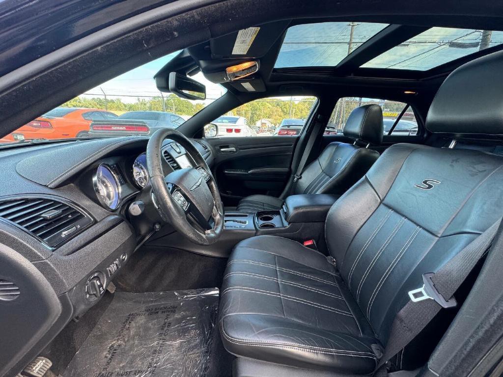 2014 Chrysler 300 Image 20