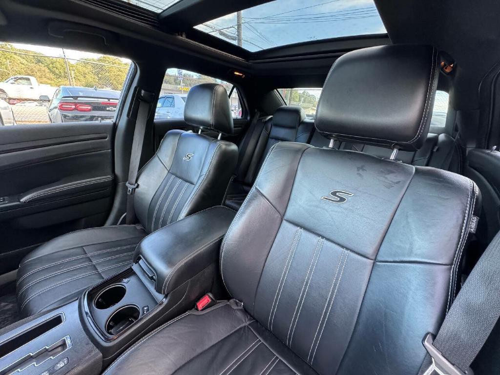 2014 Chrysler 300 Image 21