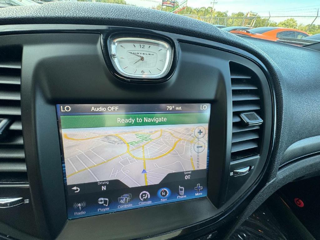 2014 Chrysler 300 Image 28